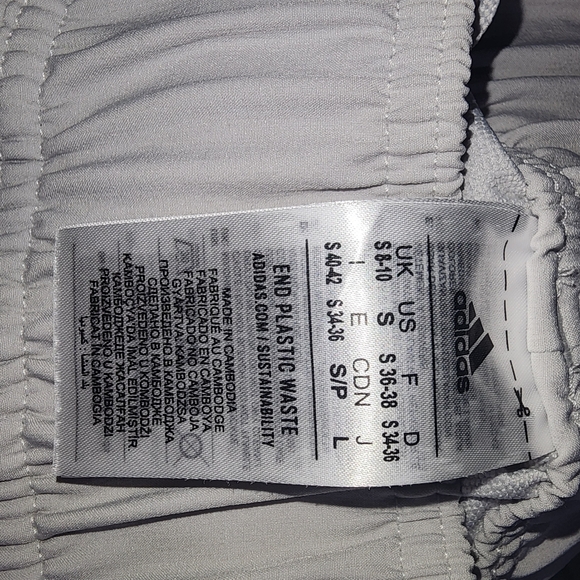 Brand new Adidas shorts with zippered pockets. - Picture 2 of 4